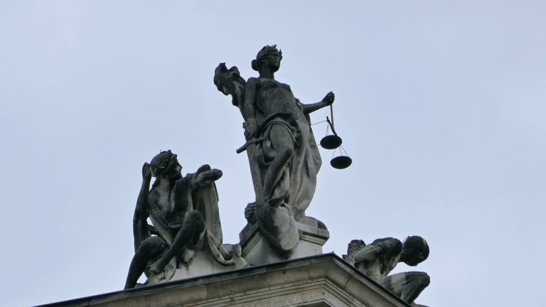 Nach neuen Erkenntnissen im Fall Yeboah: Ermittlungen im Falle des versuchten Anschlags auf das „Komm“ im Jahr 1992 erneut aufnehmen!